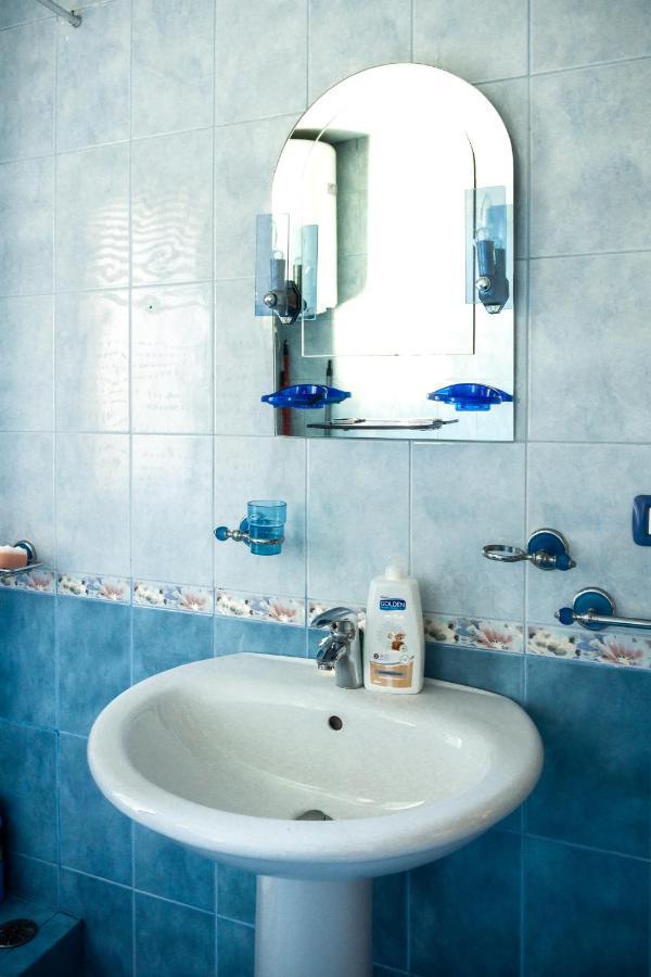 City Center Two Private Bedrooms Near Scanderbeg Square On Shared Apartment 地拉那 外观 照片