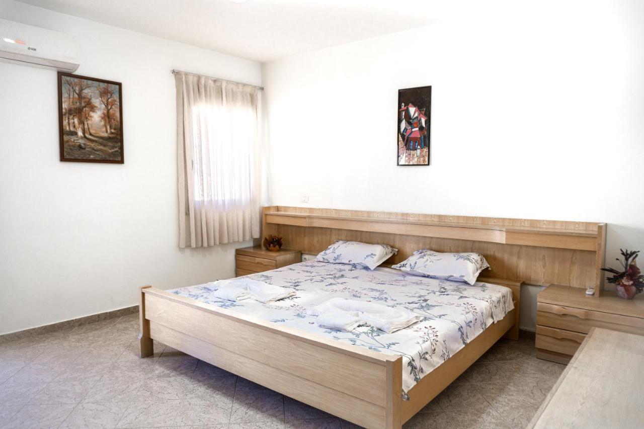 City Center Two Private Bedrooms Near Scanderbeg Square On Shared Apartment 地拉那 外观 照片