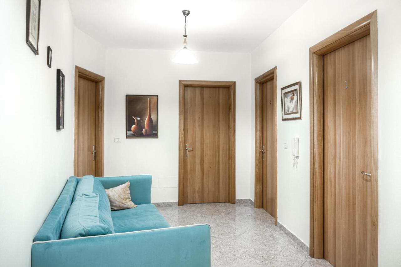City Center Two Private Bedrooms Near Scanderbeg Square On Shared Apartment 地拉那 外观 照片