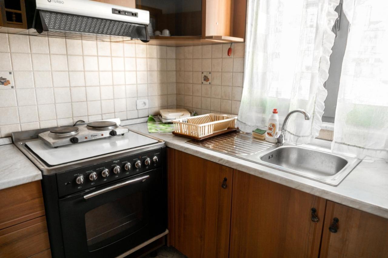 City Center Two Private Bedrooms Near Scanderbeg Square On Shared Apartment 地拉那 外观 照片
