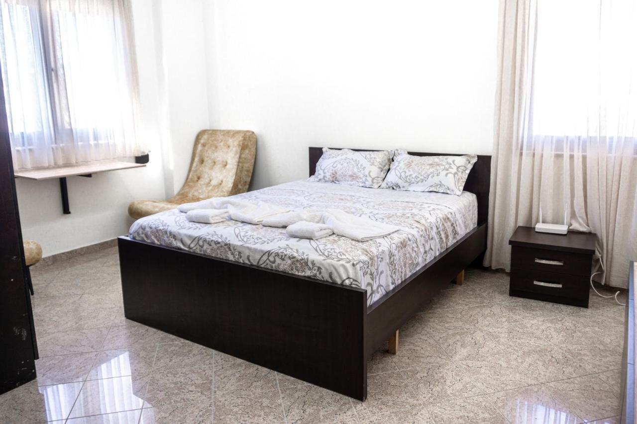 City Center Two Private Bedrooms Near Scanderbeg Square On Shared Apartment 地拉那 外观 照片